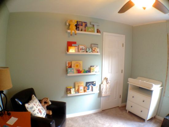 DIY Cheap and Easy Picture or Book Ledges. Nursery. www.tommyandellie.com