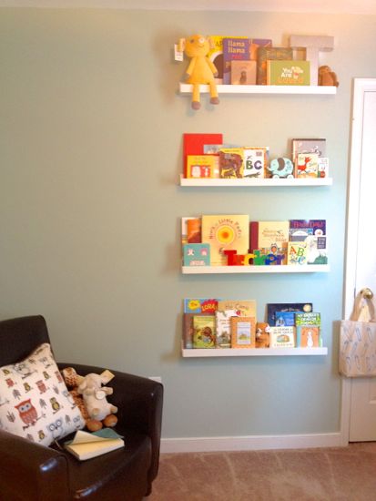 DIY Cheap and Easy Picture or Book Ledges. Nursery. www.tommyandellie.com