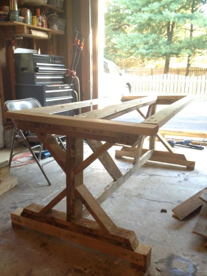 Fancy X Table from Pallets. $0. DIY @ www.tommyandellie.com